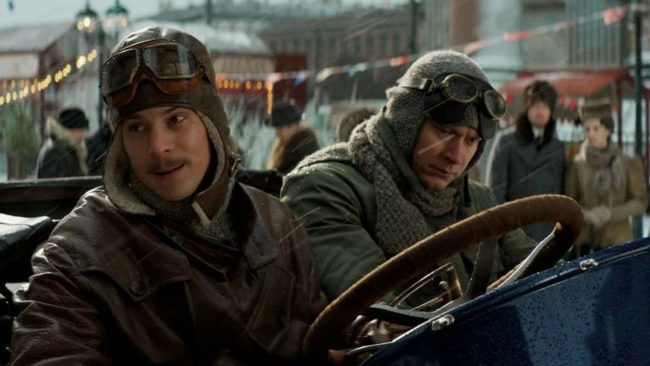 красивые гонки, сильный дуэт и очень вольное обращение с историей