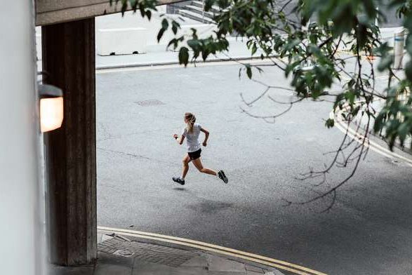 Бегом за красотой: разбираемся, зачем стоит выходить на пробежку —