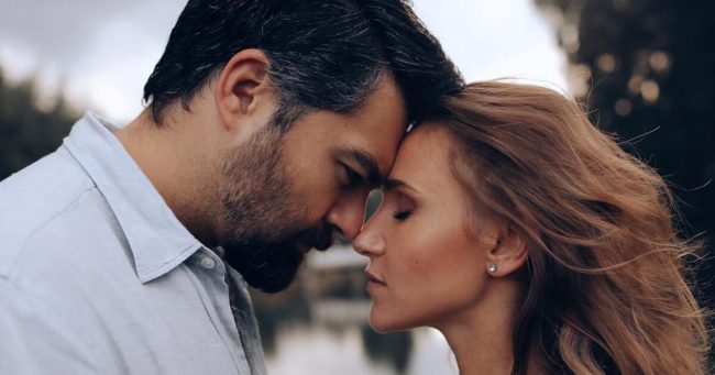 «Теперь нас четверо»: Ковальчук и Чумаков показали первое фото новорожденного